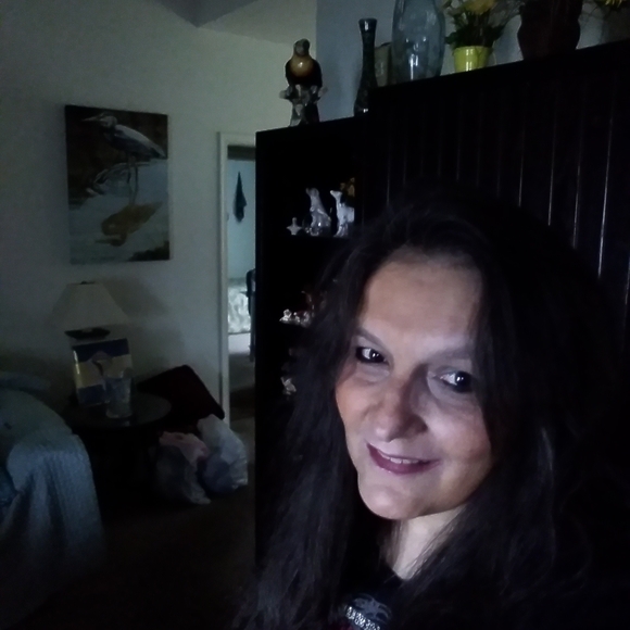 Meet your Posher, Tina - Picture 1 of 1